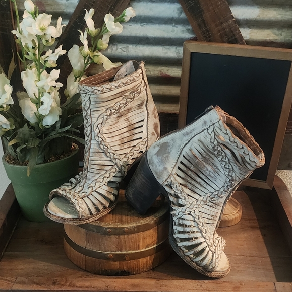 Freebird Steven Booties - Picture 4 of 10